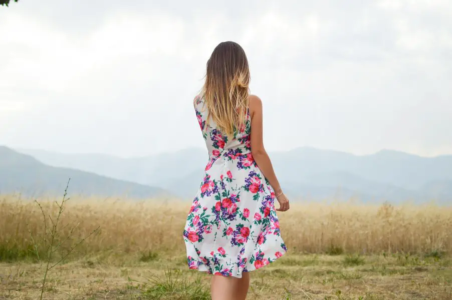What to Wear to a Backyard Summer Wedding