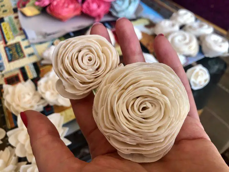 What Are Sola Wood Flowers? - Wayfaring Weddings